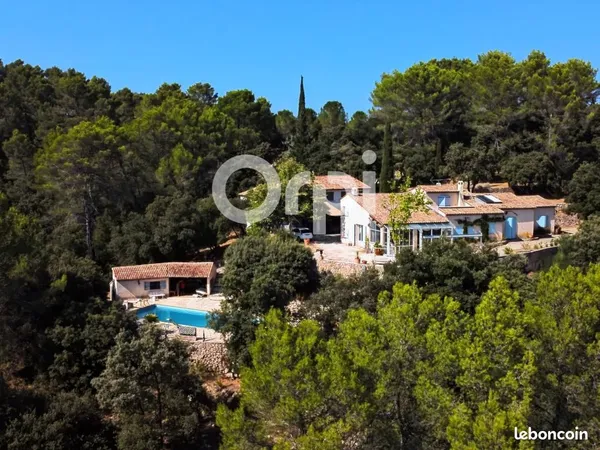 Propriété 6 pièces 460 m²
