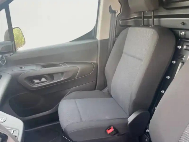 Citroën Berlingo e- van m 136 ch aut. 54 kwh charge utile majoree — photo 12
