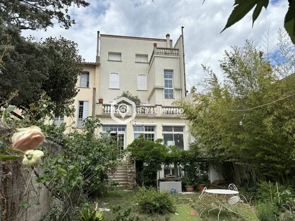 Maison 10 pièces 328 m²