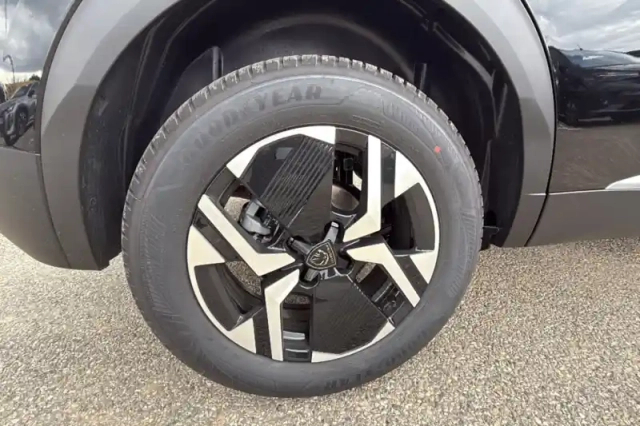 Peugeot 2008 hybrid 145 e-dcs6 — photo 54
