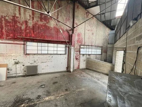 Local commercial 160 m²