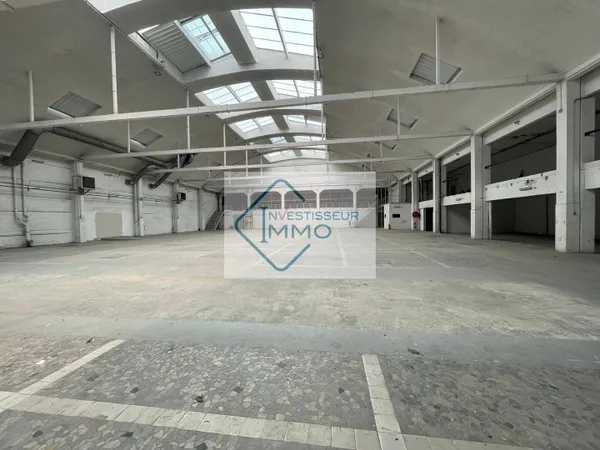Entrepôt 4400 m²