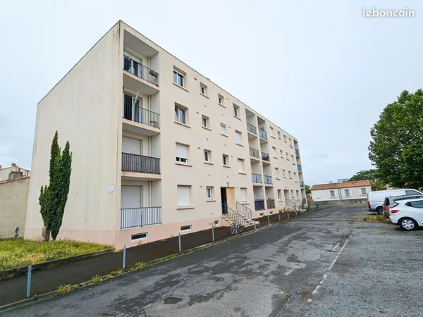 Studio 1 pièce 42 m²