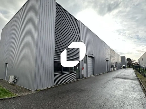 Local d'activité 246 m²