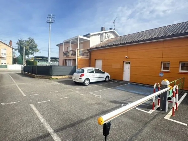 Local professionnel 80 m²