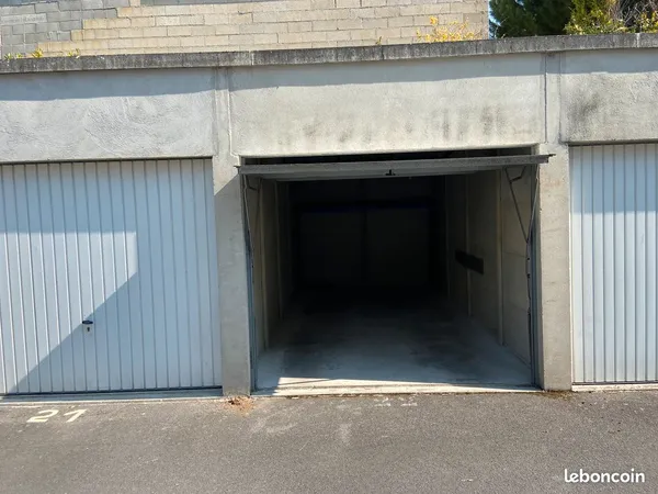 Garage fermé sécurisé - Épernay centre-ville