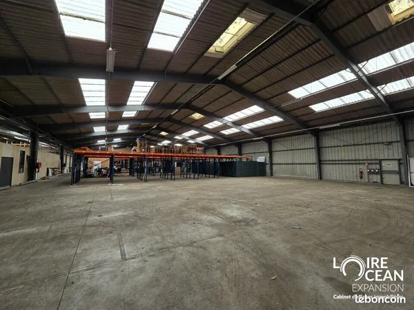 Local logistique 3 332 m²