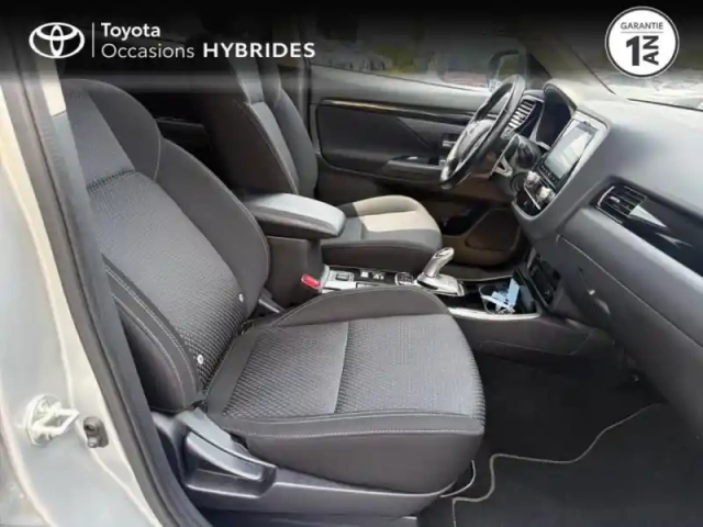 Mitsubishi Outlander phev twin motor business 4wd — photo 6