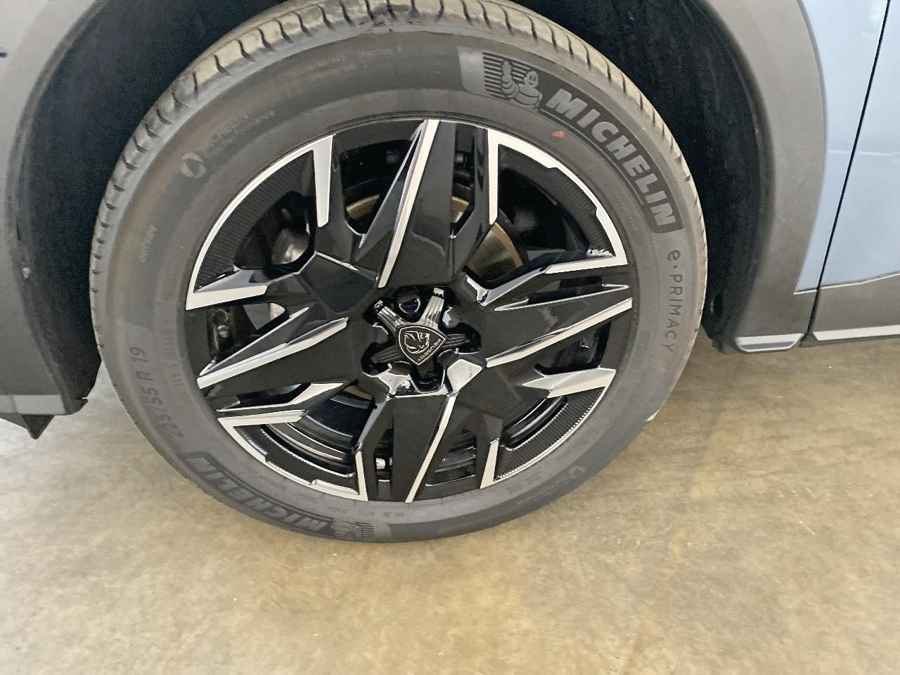Peugeot 3008 hybrid 145 e-dcs6 gt — photo 11
