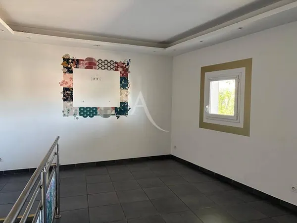 Local commercial 80 m²