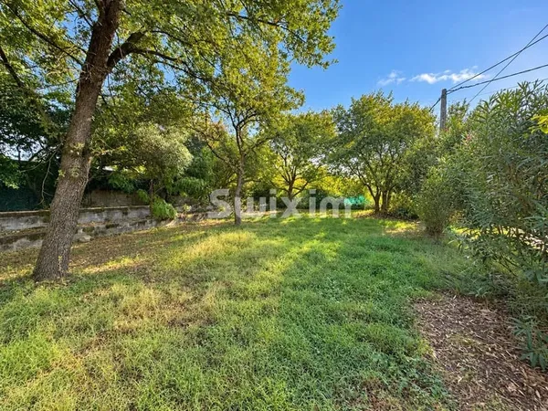 VALRÉAS - TERRAIN CONSTRUCTIBLE DE 376 M²