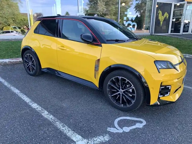 Renault 5 renault  e-tech electrique 10 ch autonomie confort — photo 7