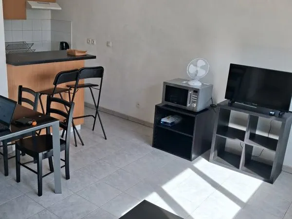 Appartement . 2 pièces . 37m2 . Etage 1/2