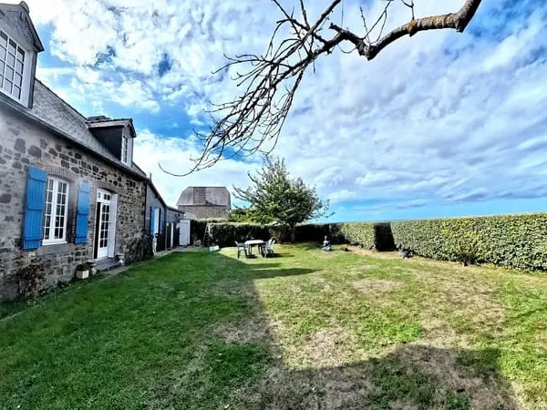 Avant première : MAISON DE PIERRE FACE À LA MER !!