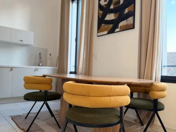 T3 duplex meublé et climatisé - 62 m² - Nîmes centre