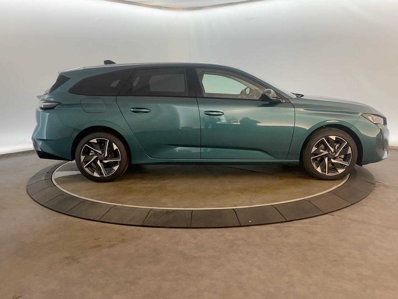 Peugeot 308 sw hybrid 145 e-dcs6 allure — photo 4