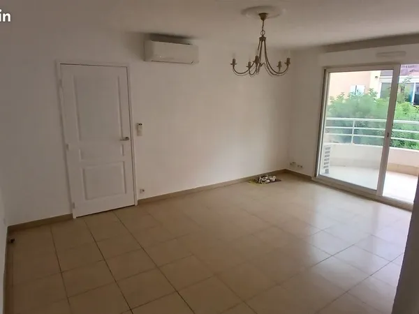Location appartement 2p pls frejus