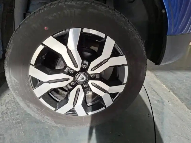 Dacia Duster blue dci 115 4x2 — photo 25