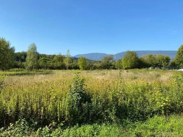 Terrain constructible 3846 m² cadre magnifique