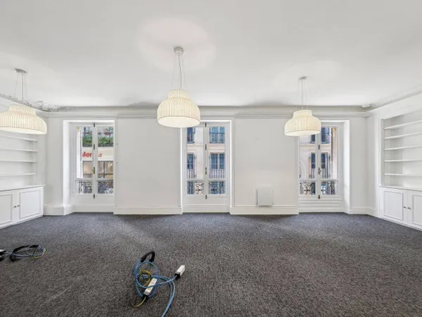 Bureaux 169 m²