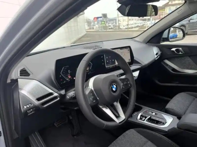 Bmw Serie 1 série 1 116a 122ch m sport dkg7 — photo 4