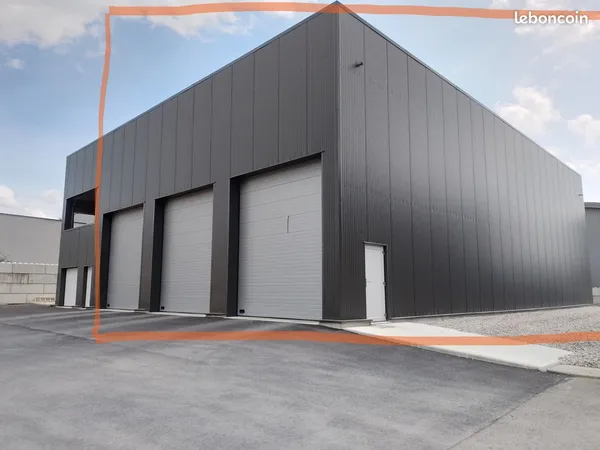 Espace de stockage prive et securise env. 150 m²