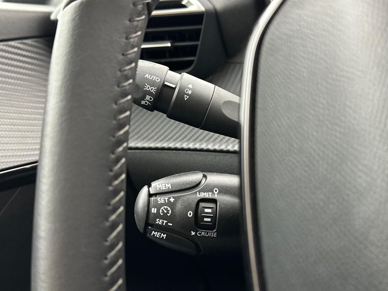 Peugeot 208 puretech 100 s&s bvm6 style — photo 19