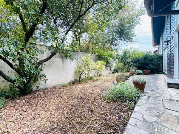 Bordeaux Caudéran - Maison T5 de 112 m² avec garage et jardin