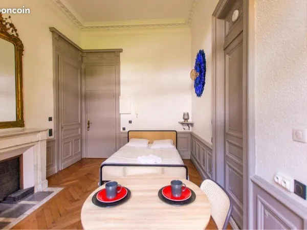 Location - Studio 24m² rénové à neuf - Meublé neuf - Parking