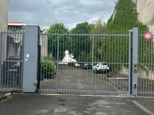 Parking 14 m²