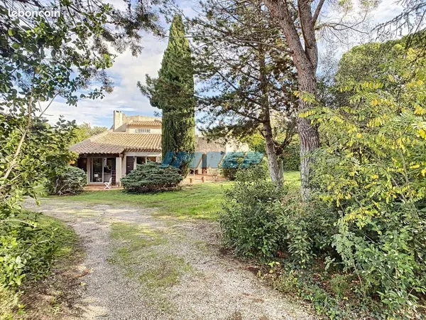 Propriété 7 pièces 200 m²