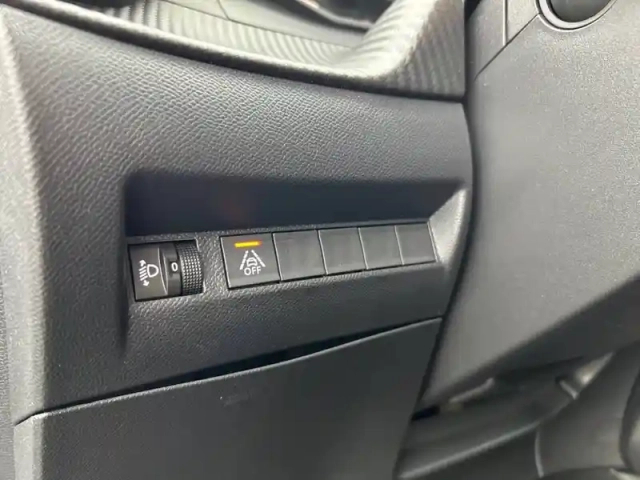 Peugeot 208 puretech 75 s&amp;s bvm5 — photo 79
