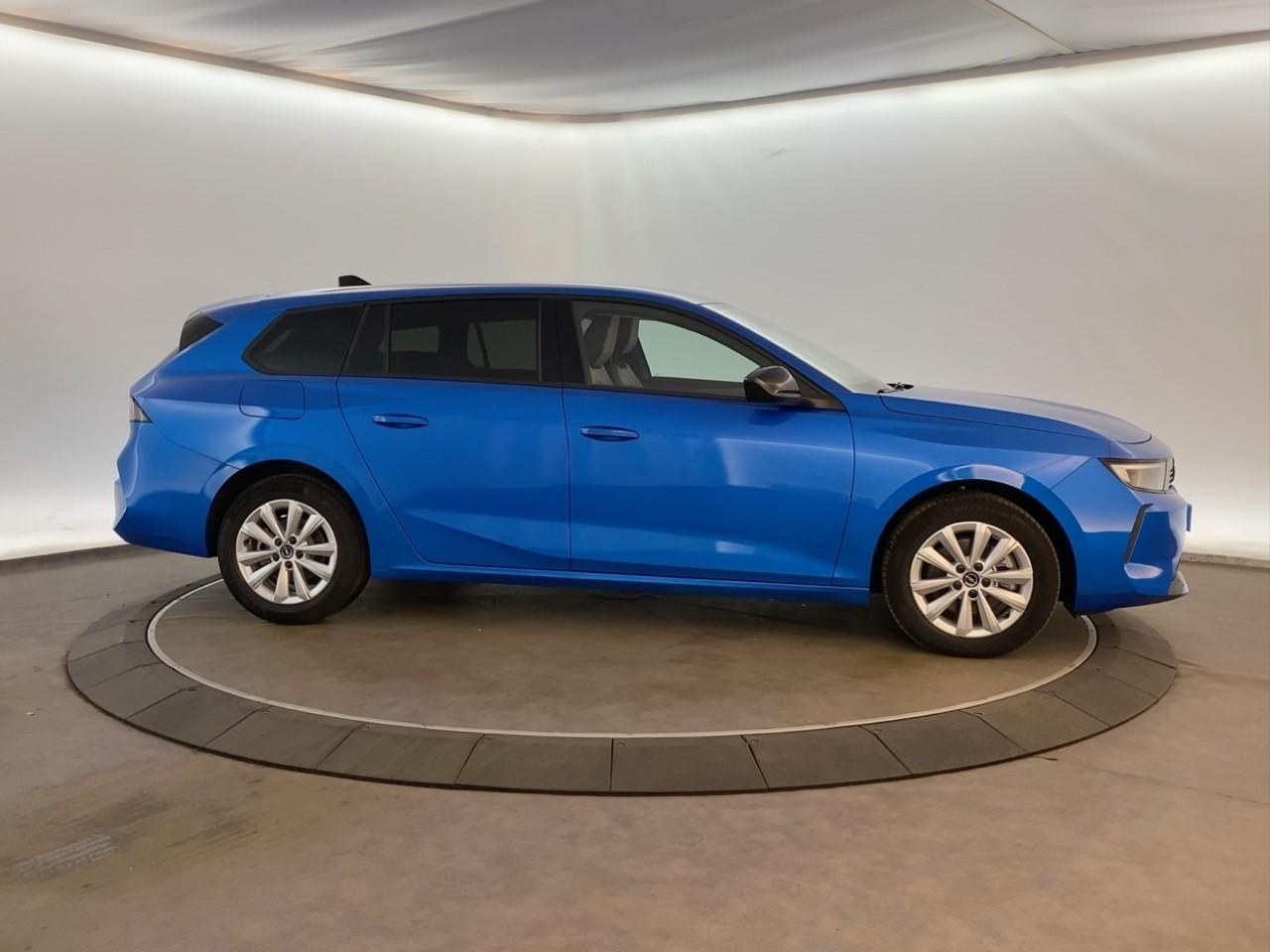Opel Astra sports tourer 1.2 turbo hybride 136 ch e-dct6 — photo 4