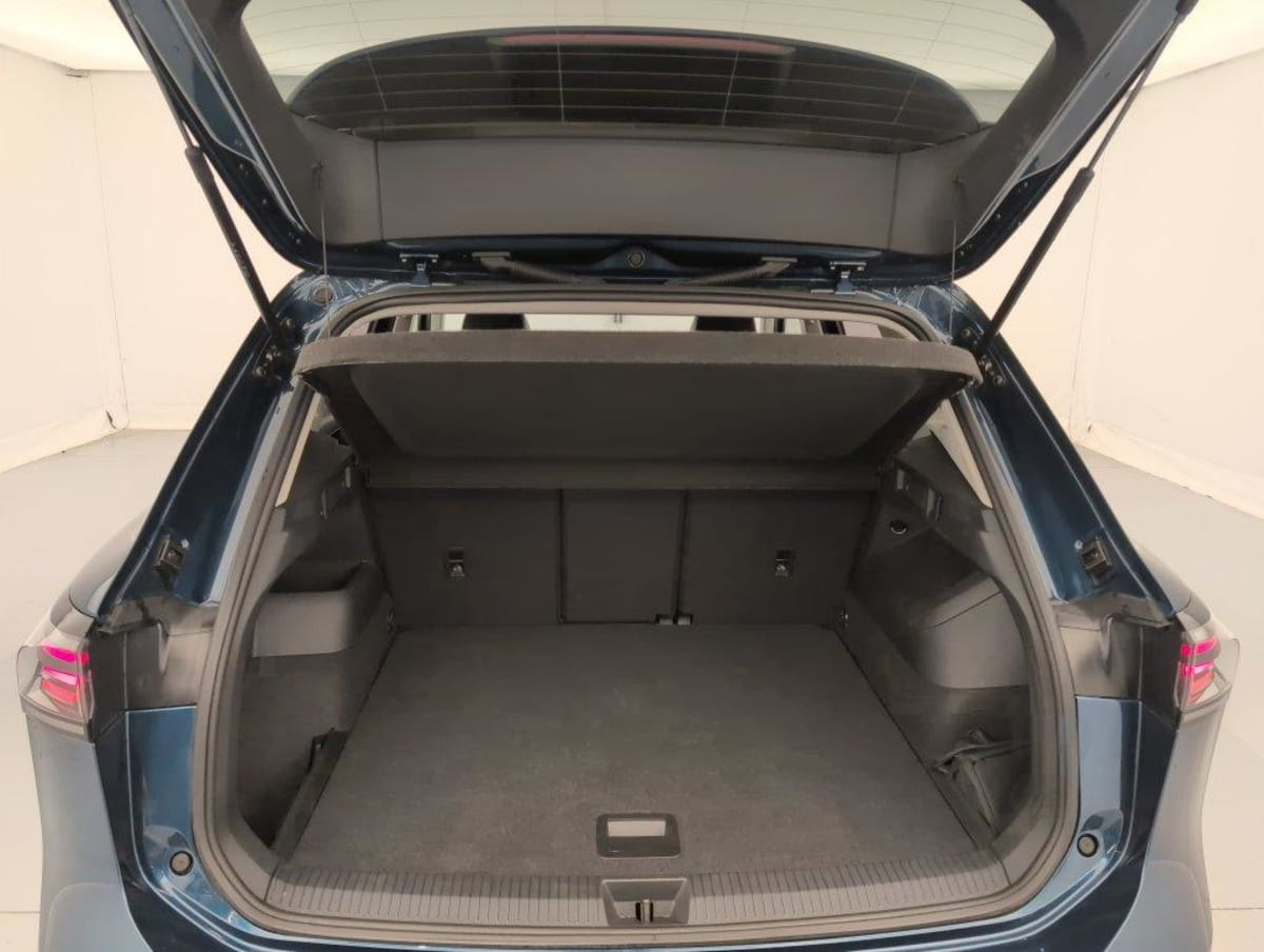 Volkswagen Tiguan — photo 11