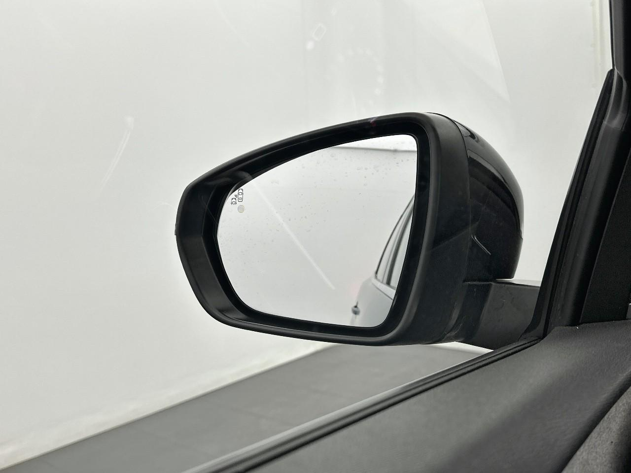 Peugeot 3008 puretech 130ch s&s eat8 gt pack — photo 17