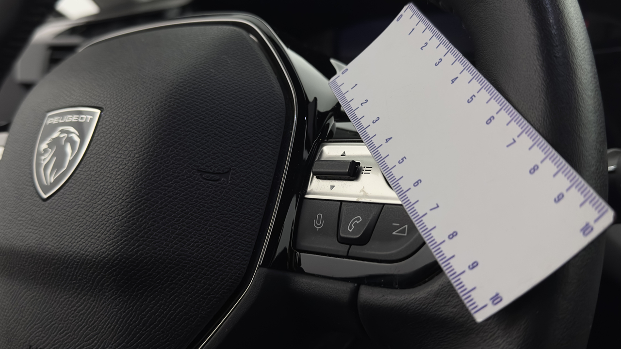 Peugeot 308 SW PHEV 180 e-EAT8 — photo 48