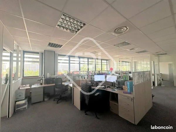 Bureaux 211 m² PEROLS
