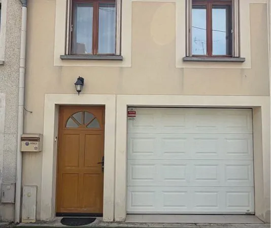 Maison de village rénovée avec grand garage - Voulangis