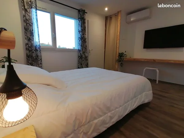 Chambre privative (sdb et wc persos) dans superbe coliving « La Bulle »
