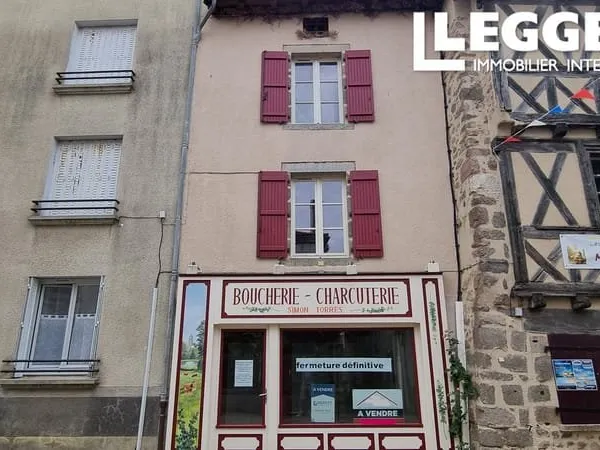 Fantastique opportunité de créer une maison unique au centre d'un charmant village