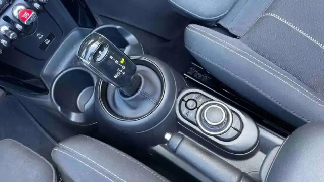 Mini Mini cabriolet cooper s 178 ch dkg7 — photo 10