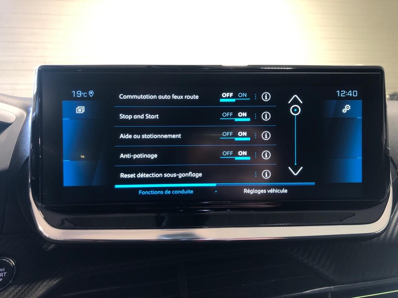 Peugeot 2008 puretech 130 s&s eat8 gt pack — photo 20