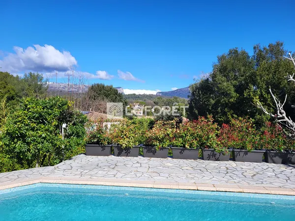 Maison 7 pièces 182 m²