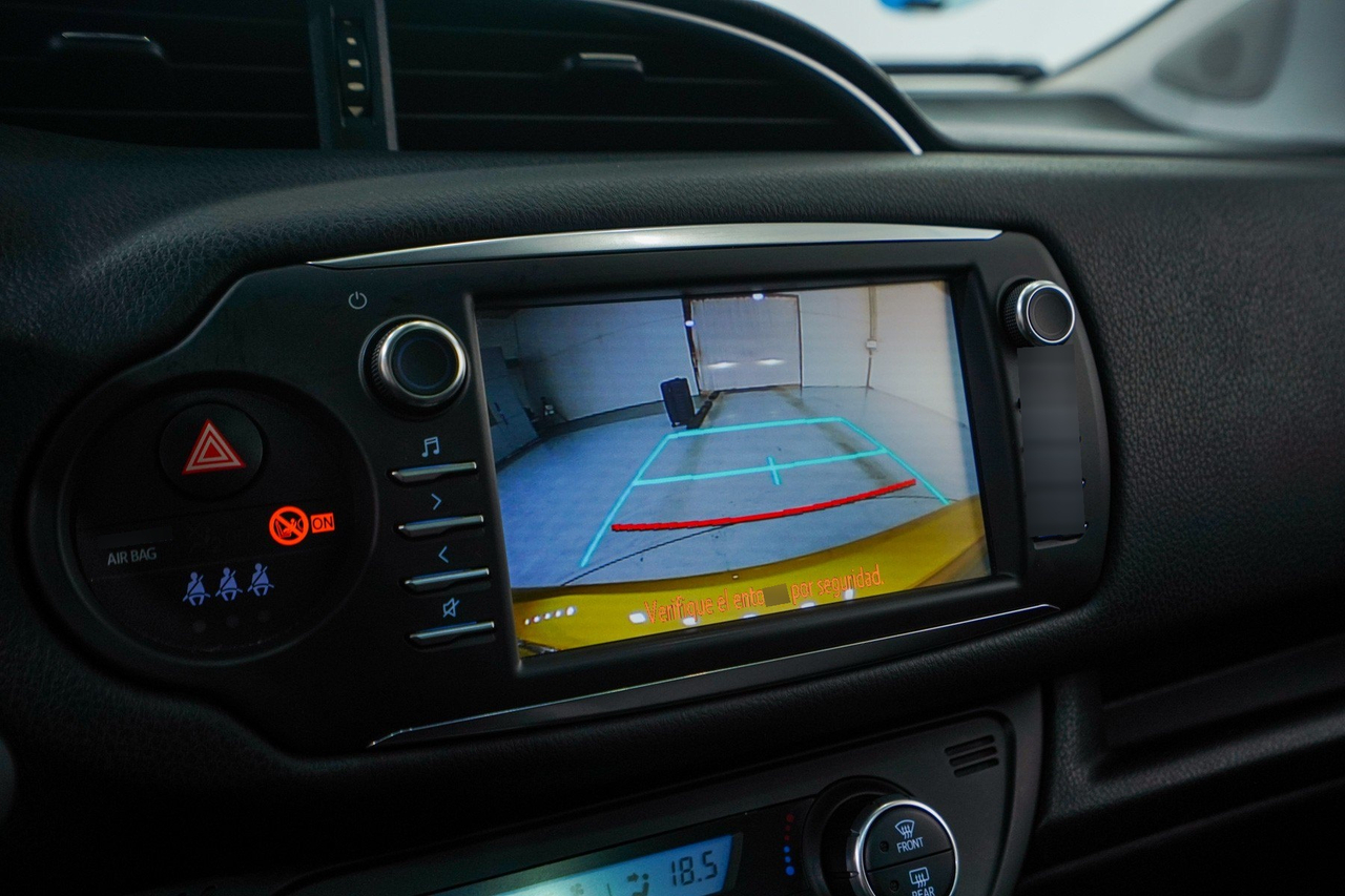 Toyota Yaris 3 — photo 30