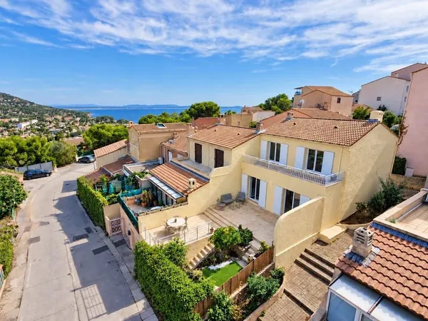 Maison T4 rénovée de 108 m² Carqueiranne - Vue panoramique