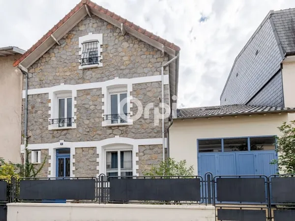 Maison 6 pièces 210 m²
