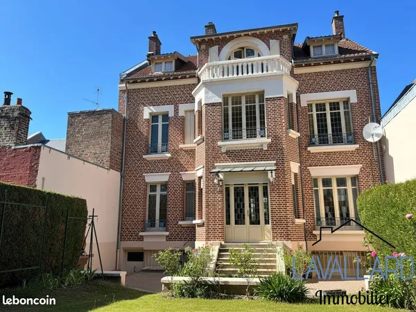Propriété 8 pièces 245 m²