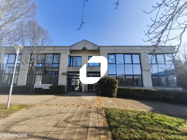 Bureau 279 m²