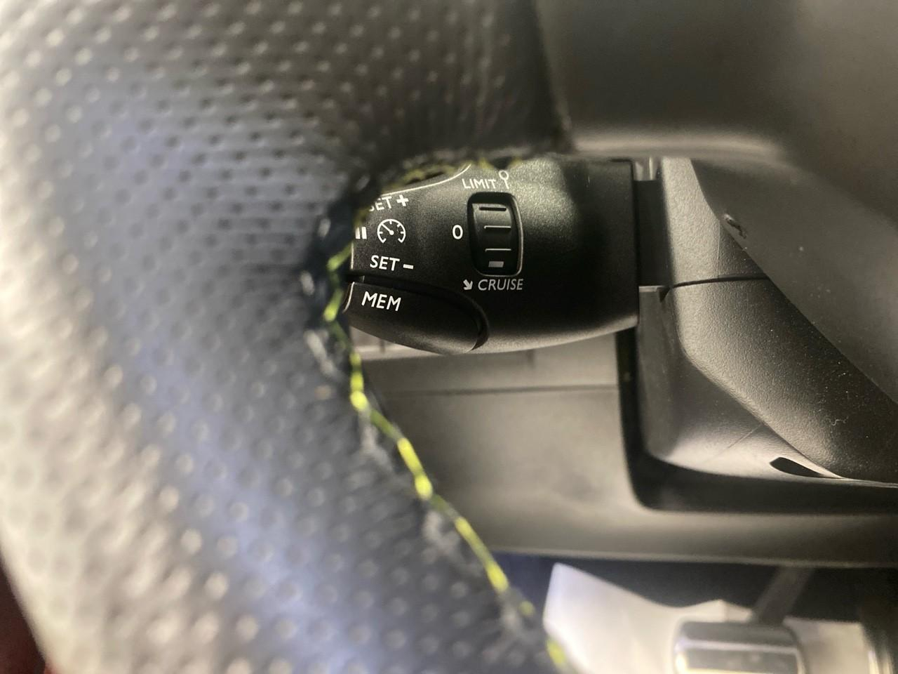 Peugeot 2008 puretech 130 s&s eat8 gt — photo 18