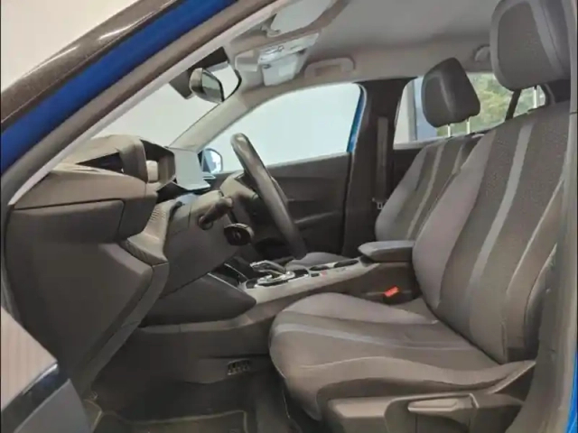 Peugeot 2008 e- 136ch allure pack — photo 7